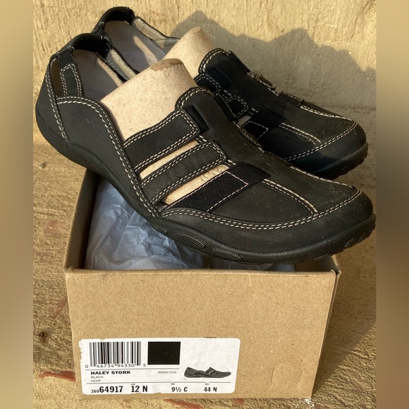 Clarks Women’s Black Haley Stork Nubuck/Leather Slipon loafer New Condition wbox - Picture 2 of 6